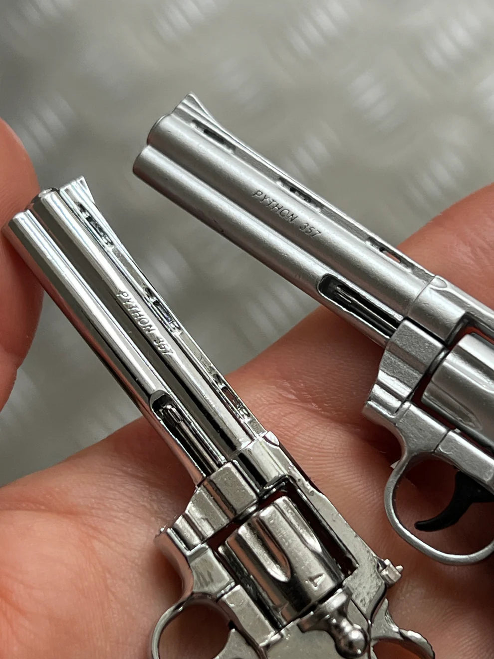 Colt Python 357 Keychain - TRIUMPH BASTION