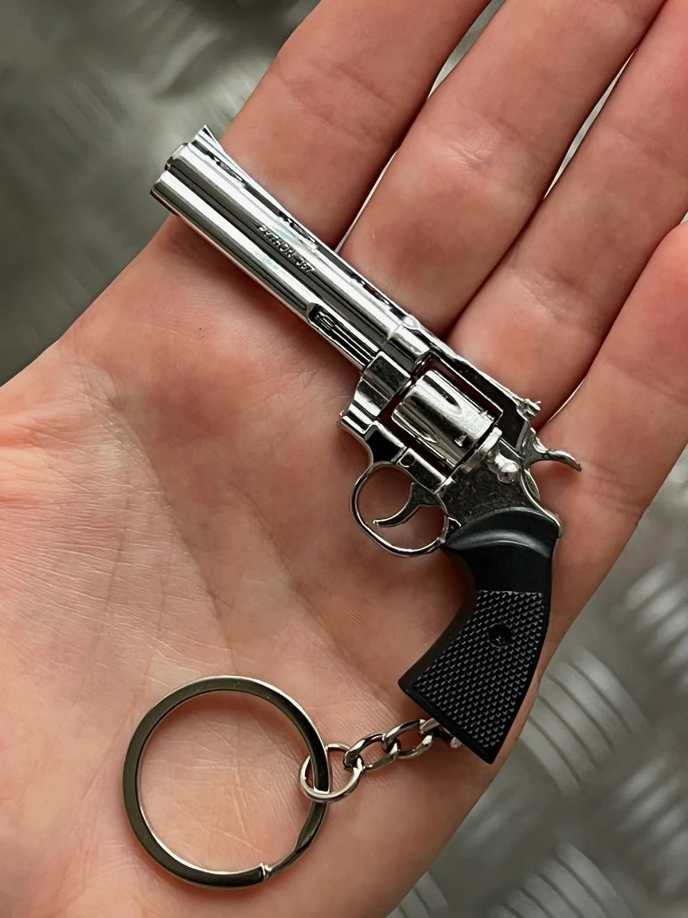 Colt Python 357 Keychain - TRIUMPH BASTION