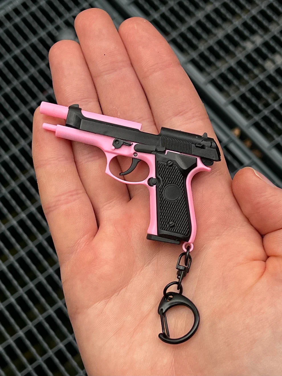 Beretta M92 Keychain - TRIUMPH BASTION