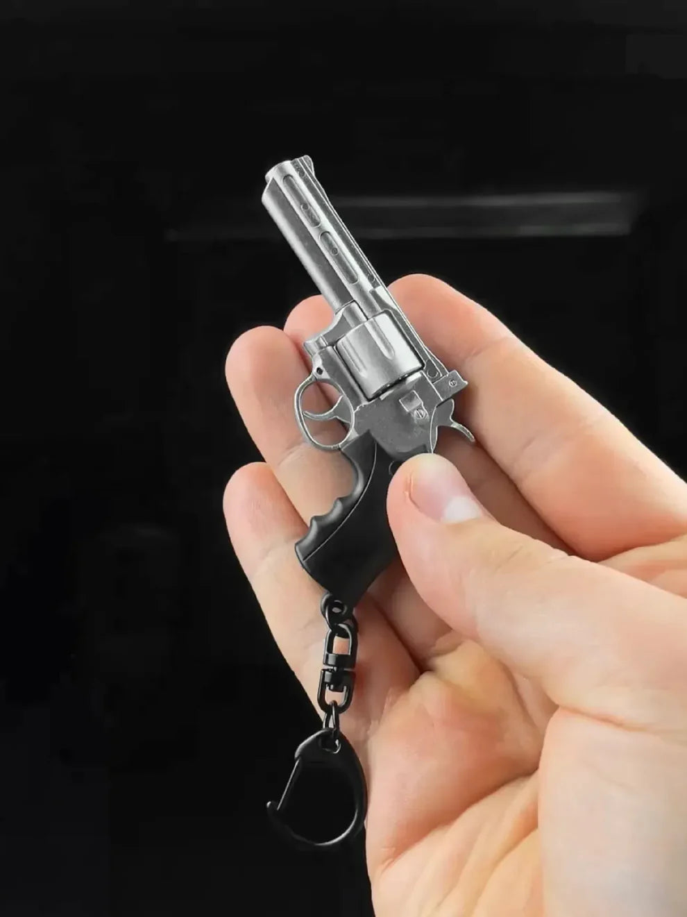 Revolver Keychain - TRIUMPH BASTION