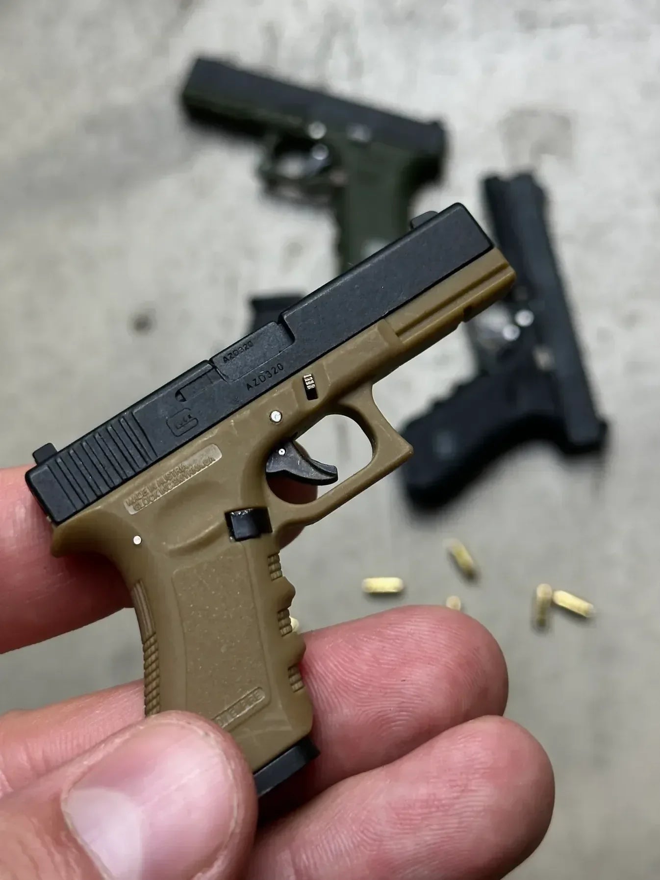 Glock 17 Ejection Detachable Keychain - TRIUMPH BASTION
