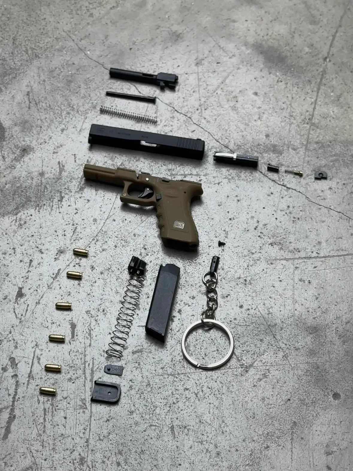 Glock 17 Ejection Detachable Keychain - TRIUMPH BASTION