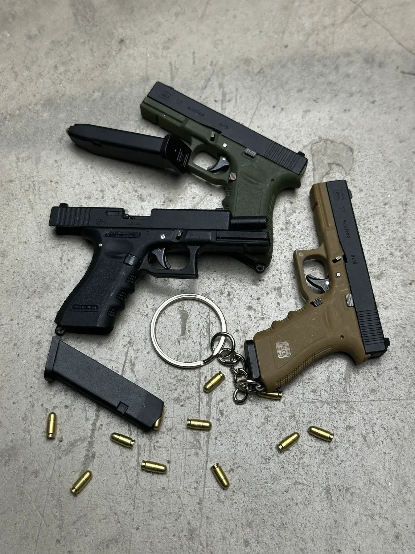 Glock 17 Ejection Detachable Keychain - TRIUMPH BASTION