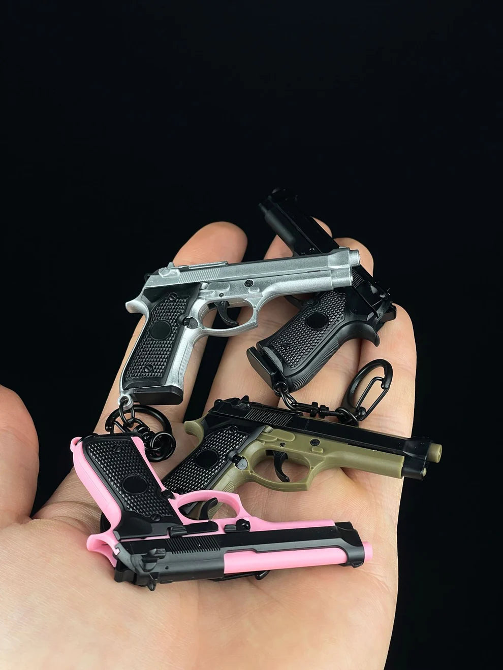 Beretta M92 Keychain - TRIUMPH BASTION